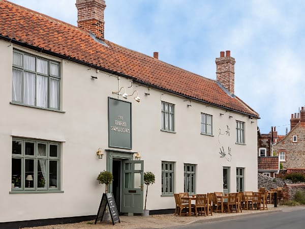 Three Swallows Holt